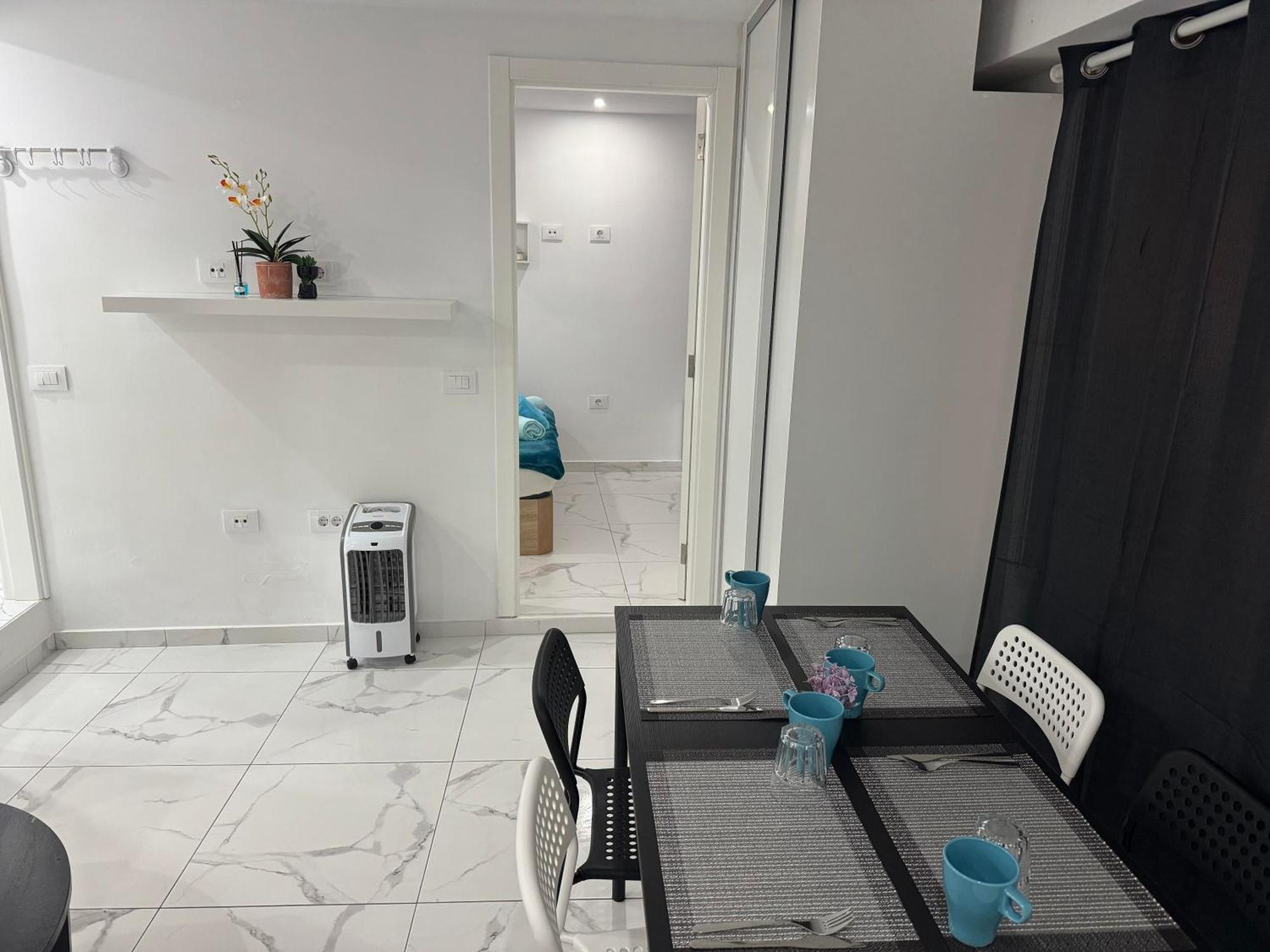 Heart Of Los Cristianos Modern Apartment Close To The Sea In Tenerife Екстериор снимка